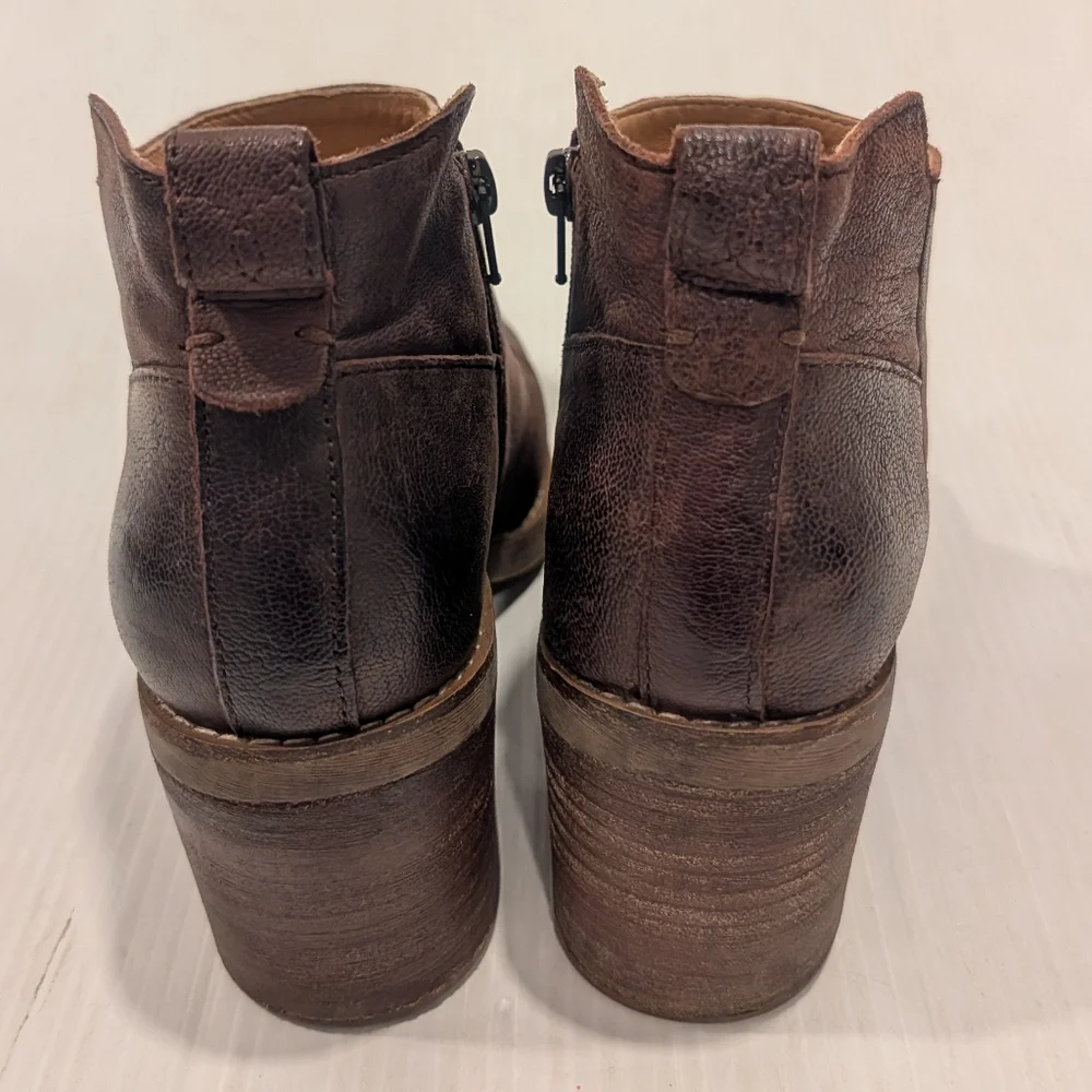 CROWN VINTAGE Hashel Brown Leather Square Toe Chunky Heel Western Ankle Boots